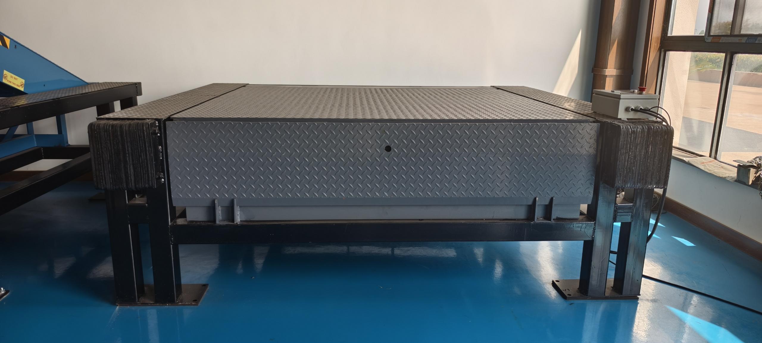 master well hydraulic dock leveler